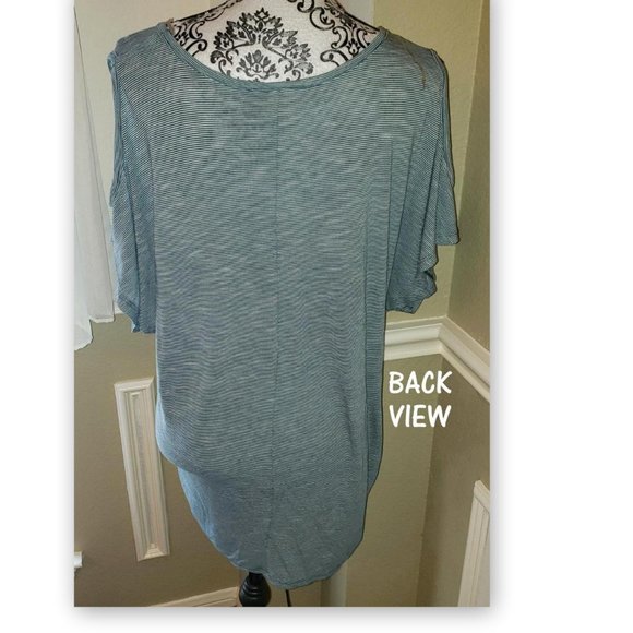COLD SHOULDER CINCHED SIDES TOP-XL - Picture 3 of 5